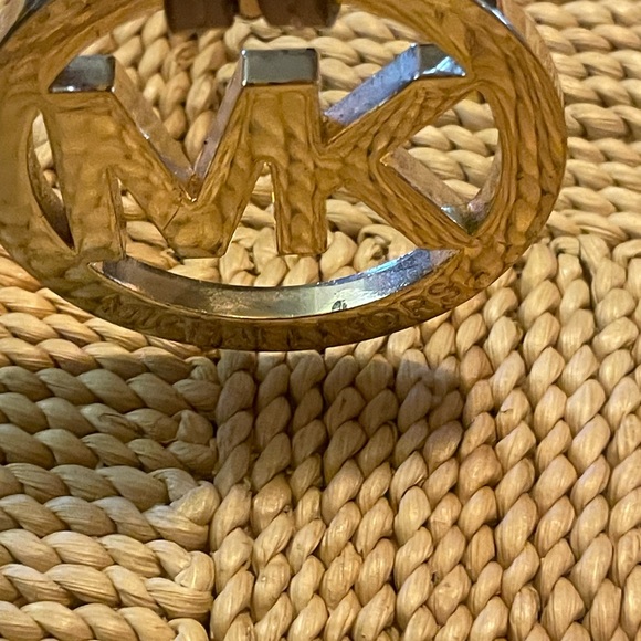 MK  PURSE Charm Tassel - Picture 8 of 16